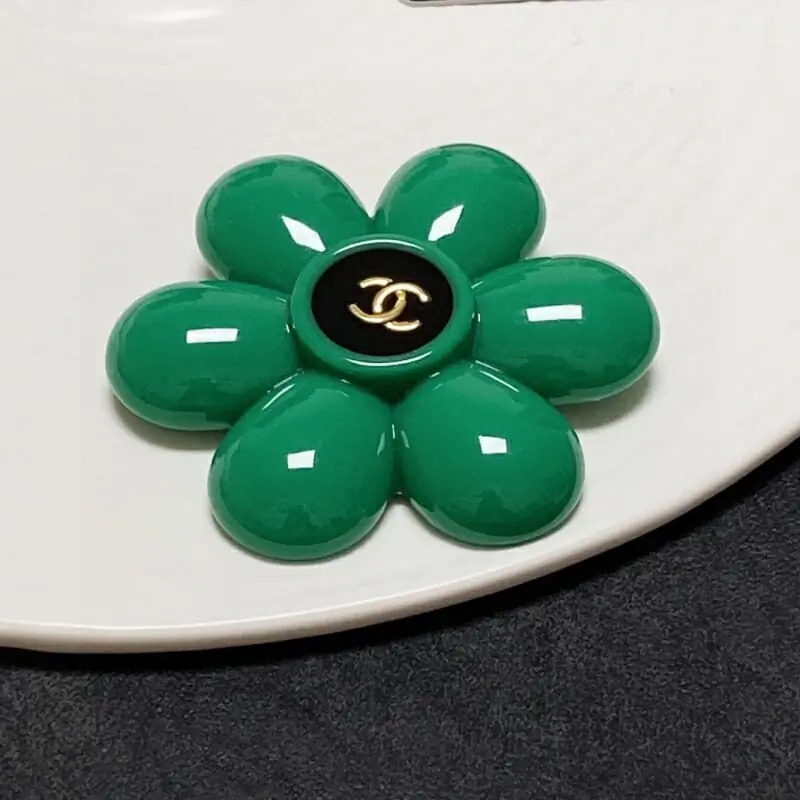 chanel brooches pour femme s_1262a671